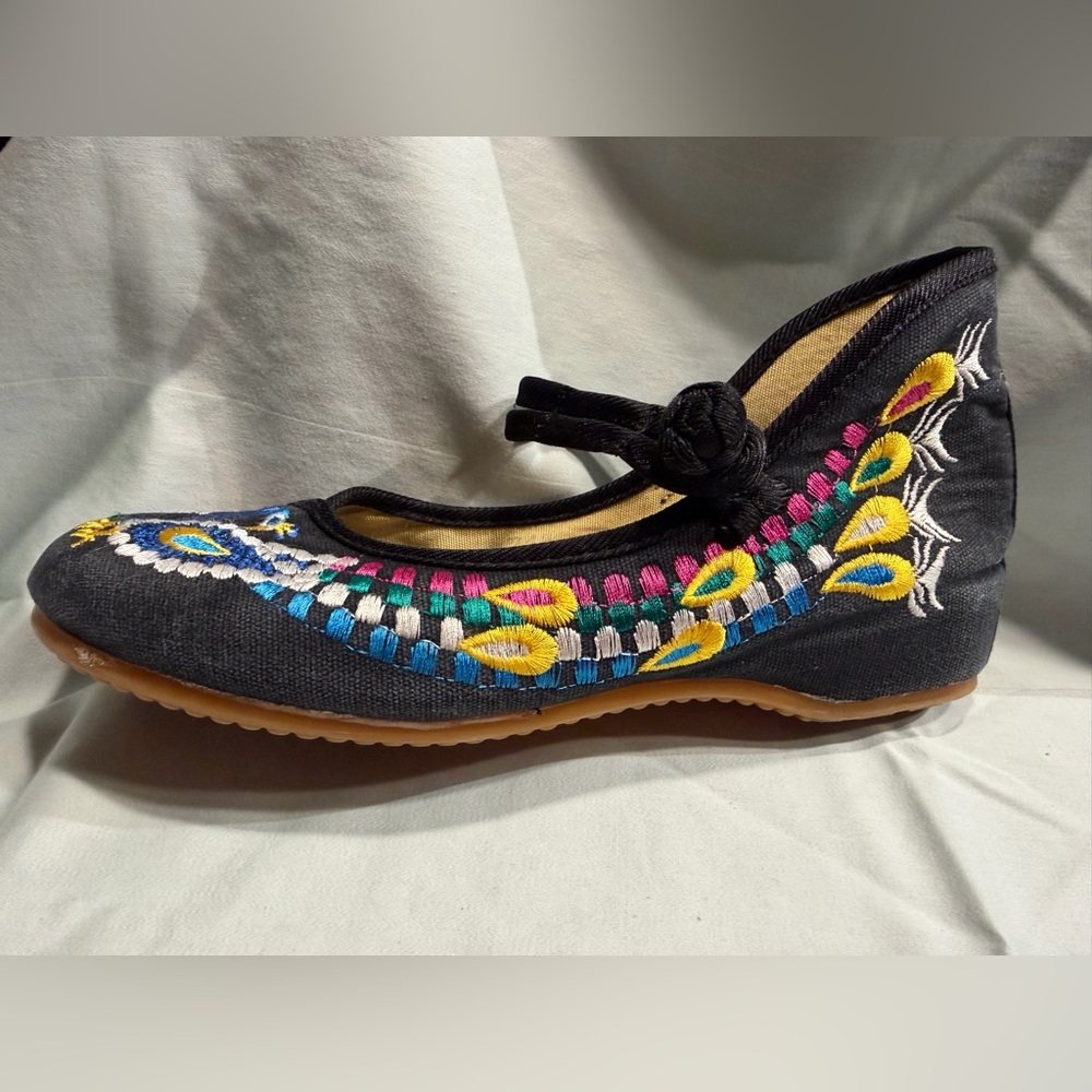 Chinese Embroidered Women's Mary Jane Shoes - Black with Multicolor Design